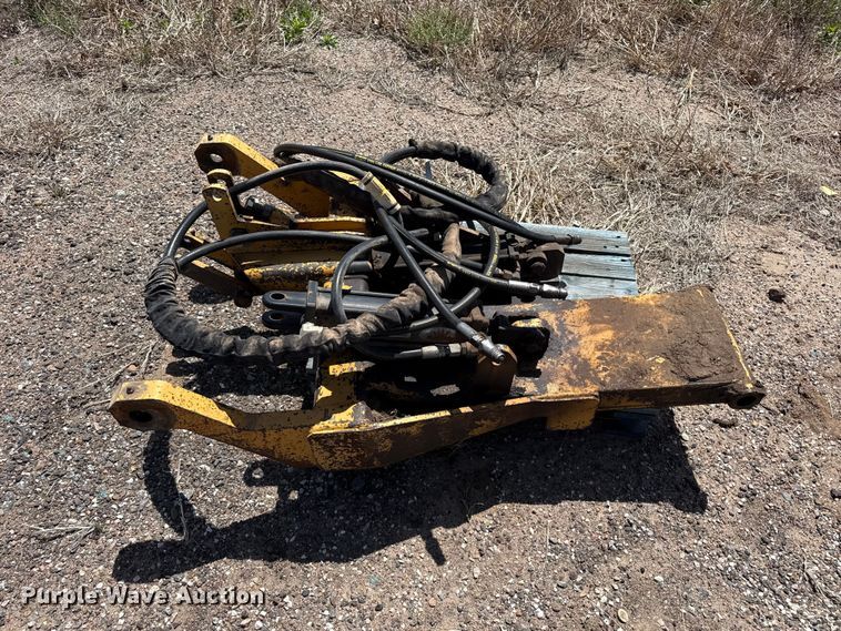 image for item YA3230 2001 John Deere 6405 tractor