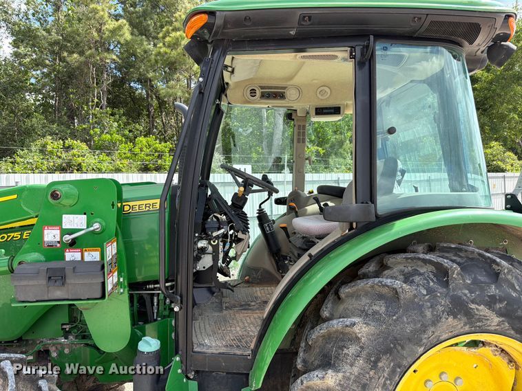 image for item YA3321 2021 John Deere 5075E MFWD tractor