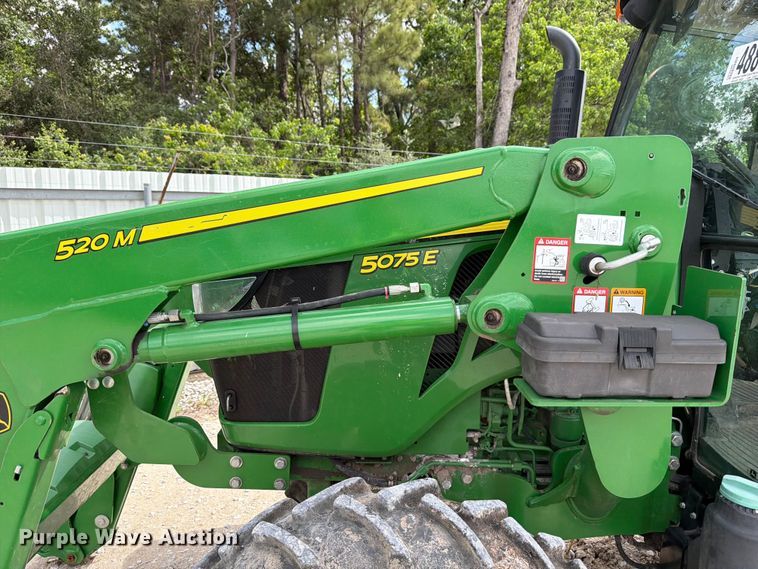 image for item YA3321 2021 John Deere 5075E MFWD tractor