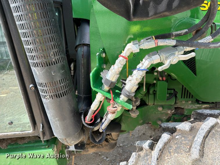 image for item YA3321 2021 John Deere 5075E MFWD tractor