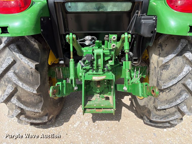 image for item YA3321 2021 John Deere 5075E MFWD tractor