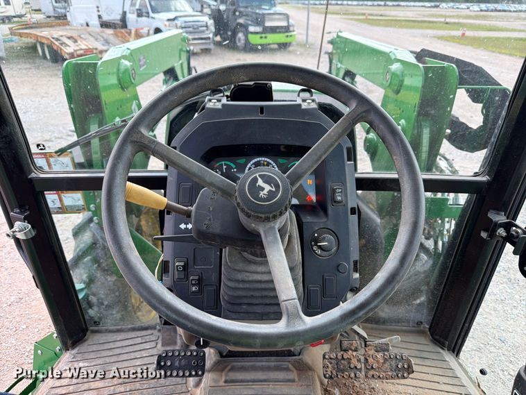 image for item YA3321 2021 John Deere 5075E MFWD tractor