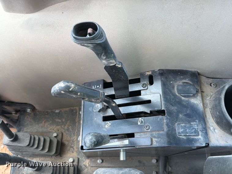 image for item YA3321 2021 John Deere 5075E MFWD tractor