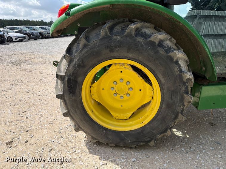 image for item YA3321 2021 John Deere 5075E MFWD tractor