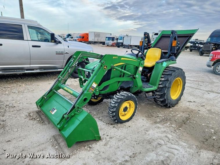 image for item YA3326 2020 John Deere 3038E MFWD tractor