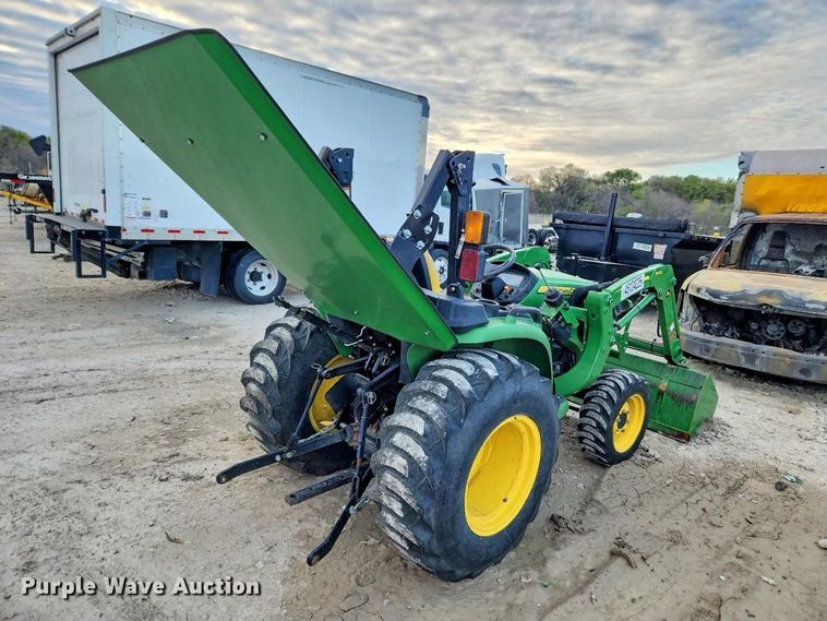 image for item YA3326 2020 John Deere 3038E MFWD tractor