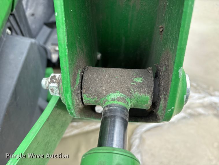 image for item YA3326 2020 John Deere 3038E MFWD tractor