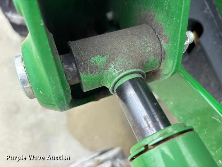 image for item YA3326 2020 John Deere 3038E MFWD tractor