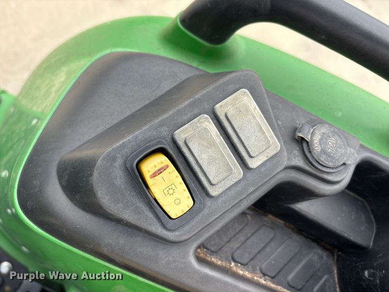 image for item YA3326 2020 John Deere 3038E MFWD tractor