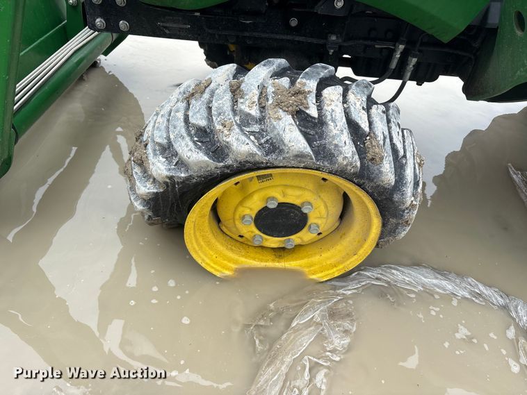 image for item YA3326 2020 John Deere 3038E MFWD tractor