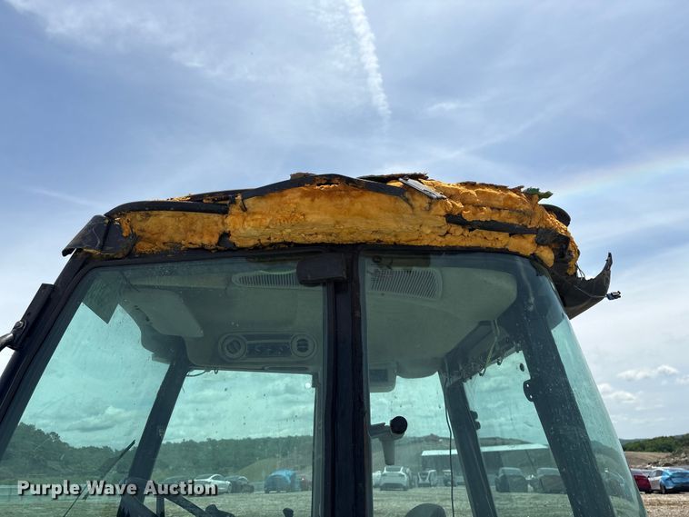 image for item YA3380 2022 John Deere 5100E MFWD tractor