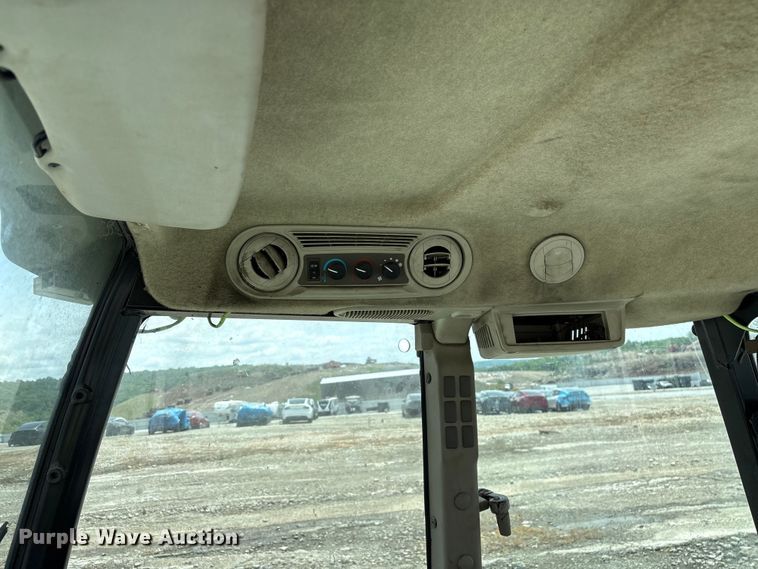 image for item YA3380 2022 John Deere 5100E MFWD tractor