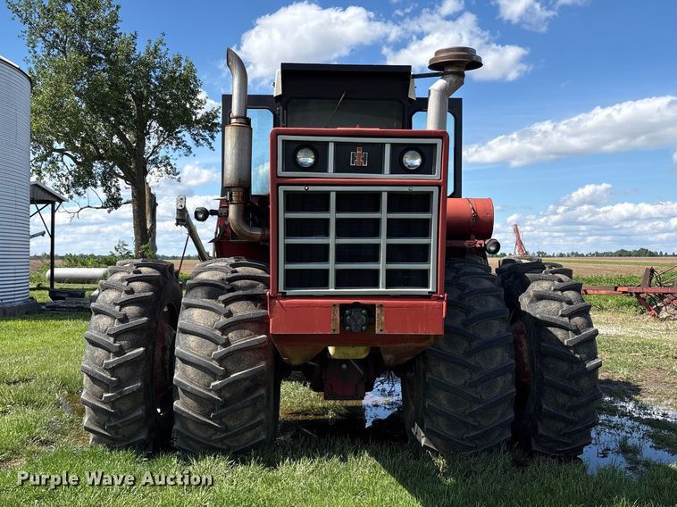 image for item YA3413 1976 International Harvester 4568 4WD tractor