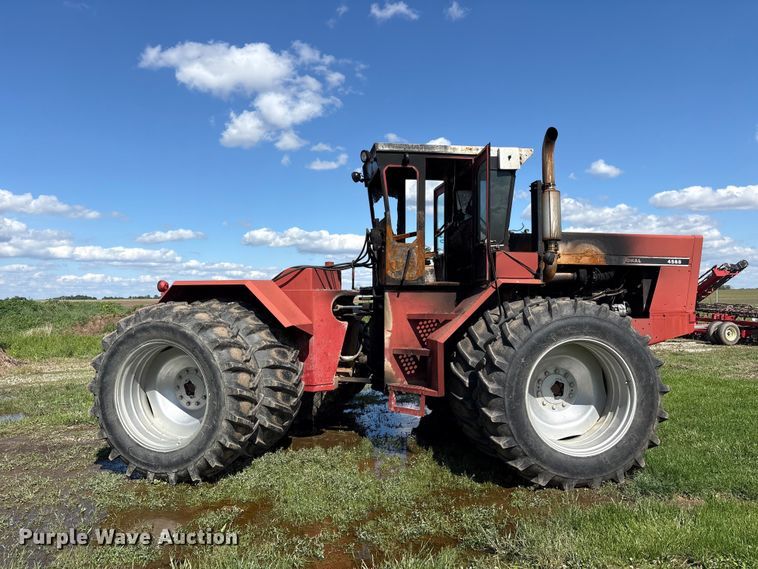 image for item YA3413 1976 International Harvester 4568 4WD tractor