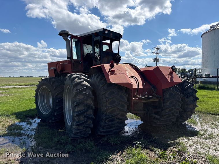 image for item YA3413 1976 International Harvester 4568 4WD tractor