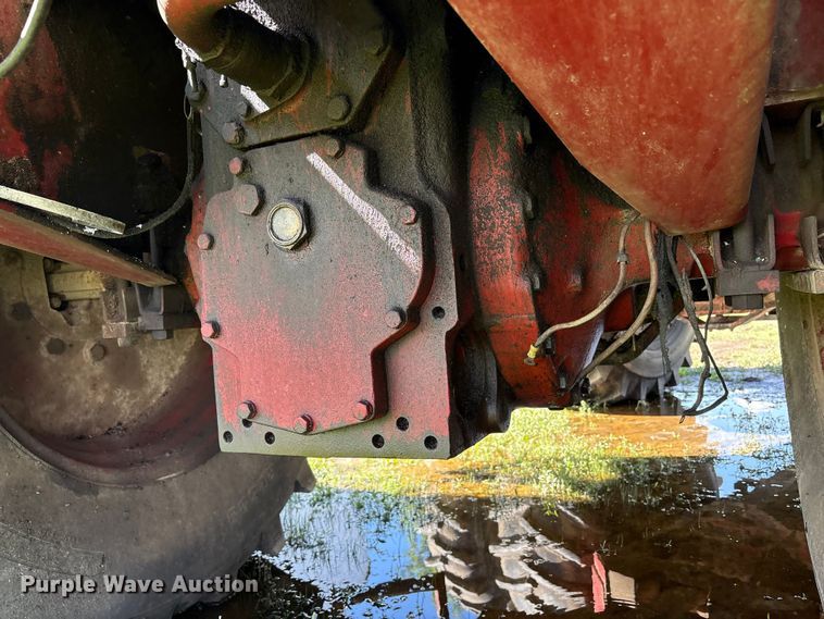 image for item YA3413 1976 International Harvester 4568 4WD tractor