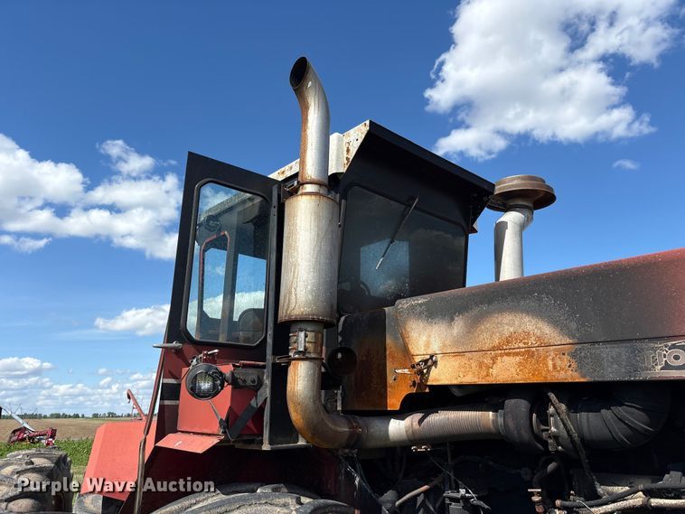 image for item YA3413 1976 International Harvester 4568 4WD tractor