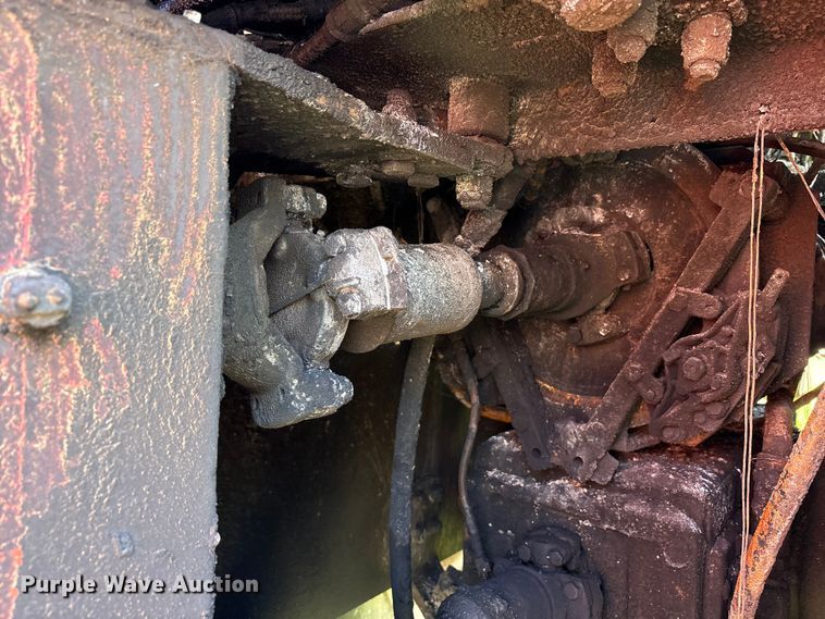 image for item YA3413 1976 International Harvester 4568 4WD tractor