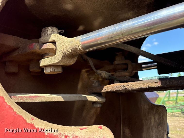 image for item YA3413 1976 International Harvester 4568 4WD tractor