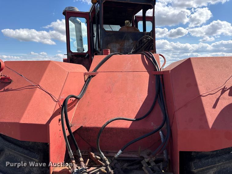 image for item YA3413 1976 International Harvester 4568 4WD tractor