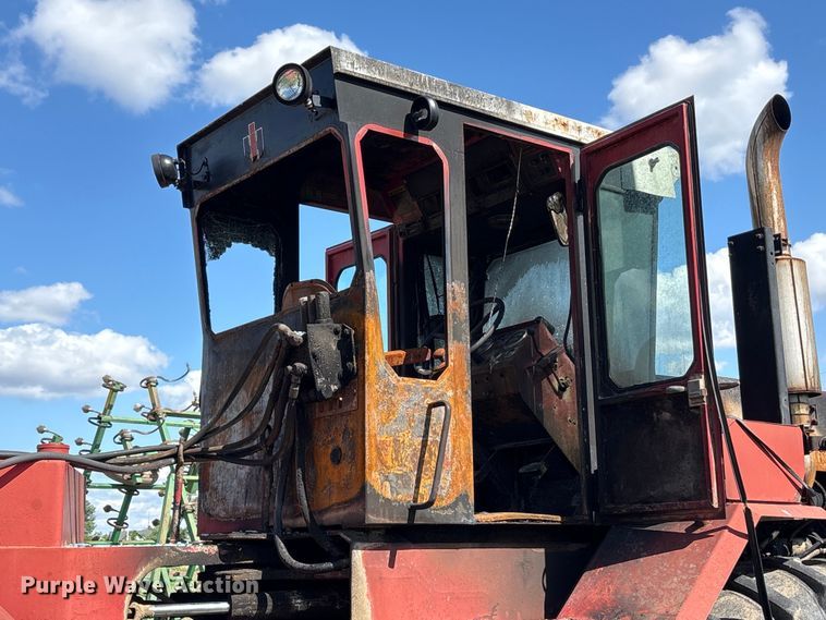 image for item YA3413 1976 International Harvester 4568 4WD tractor