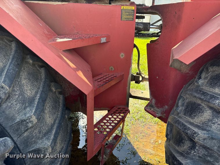 image for item YA3413 1976 International Harvester 4568 4WD tractor