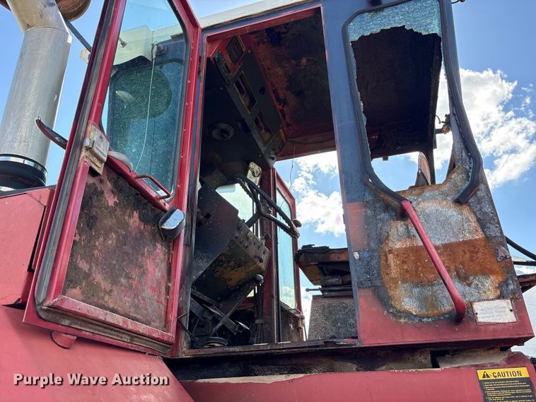 image for item YA3413 1976 International Harvester 4568 4WD tractor