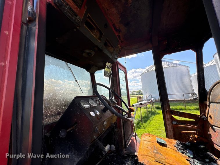 image for item YA3413 1976 International Harvester 4568 4WD tractor