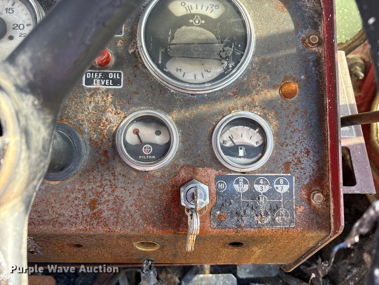 image for item YA3413 1976 International Harvester 4568 4WD tractor
