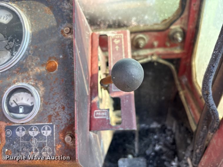 image for item YA3413 1976 International Harvester 4568 4WD tractor
