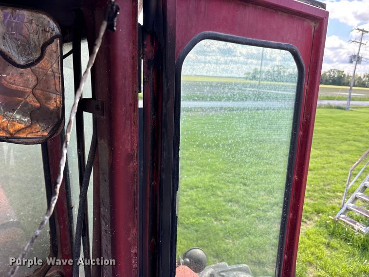 image for item YA3413 1976 International Harvester 4568 4WD tractor