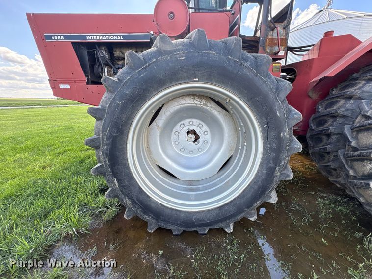image for item YA3413 1976 International Harvester 4568 4WD tractor