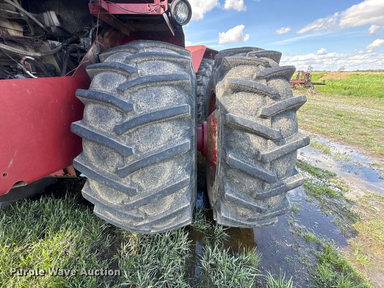 image for item YA3413 1976 International Harvester 4568 4WD tractor