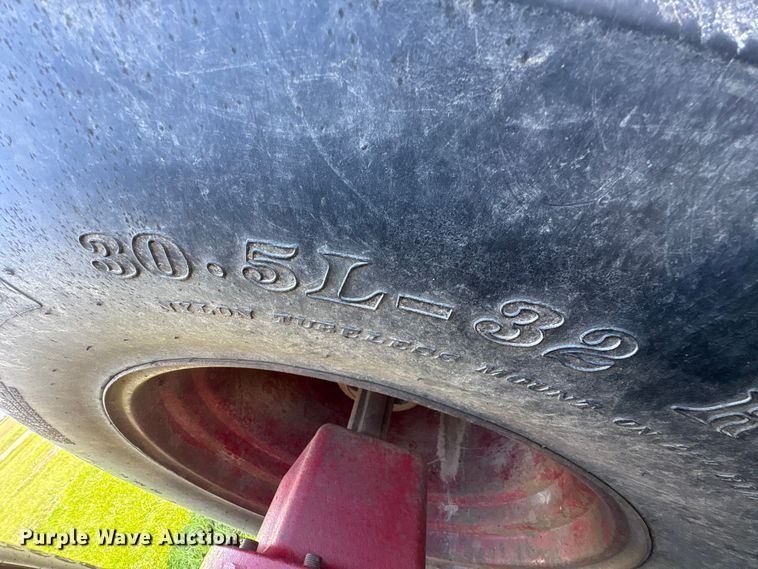 image for item YA3413 1976 International Harvester 4568 4WD tractor