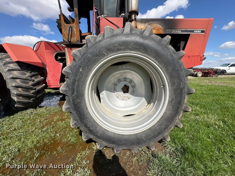 image for item YA3413 1976 International Harvester 4568 4WD tractor