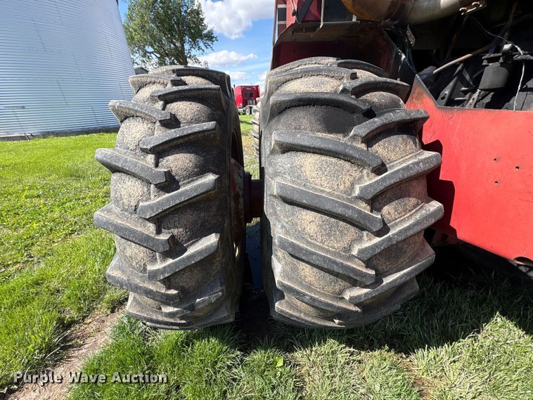 image for item YA3413 1976 International Harvester 4568 4WD tractor