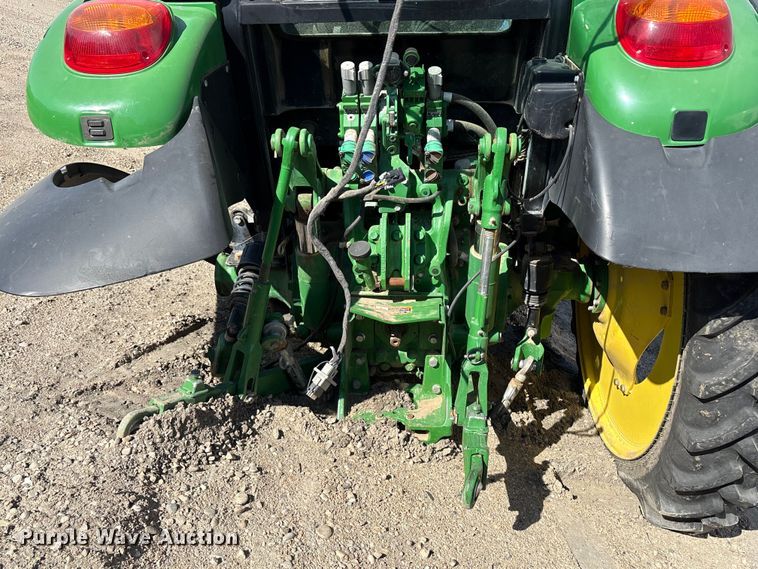 image for item YA3416 2017 John Deere 5115R MFWD tractor