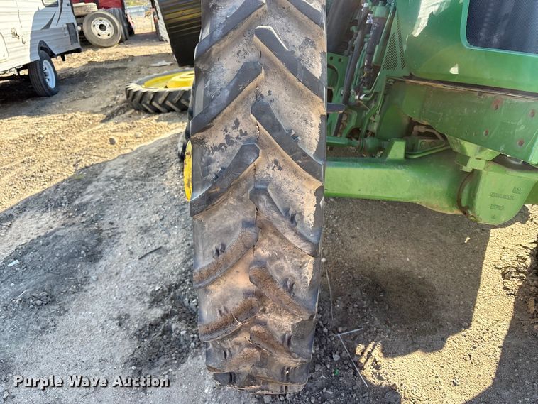 image for item YA3416 2017 John Deere 5115R MFWD tractor