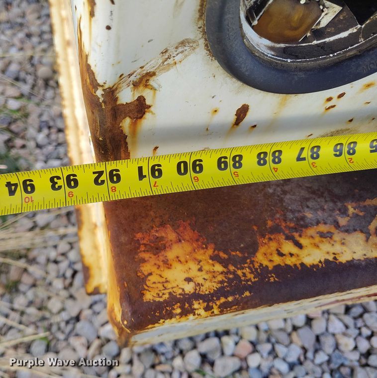 image for item DP5106 2003 International fuel / lube truck