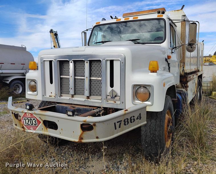 image for item DP5106 2003 International fuel / lube truck
