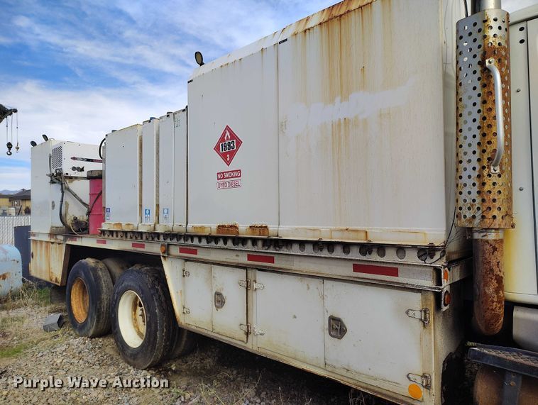 image for item DP5106 2003 International fuel / lube truck