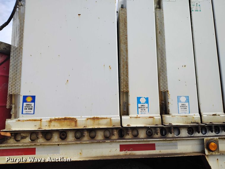image for item DP5106 2003 International fuel / lube truck