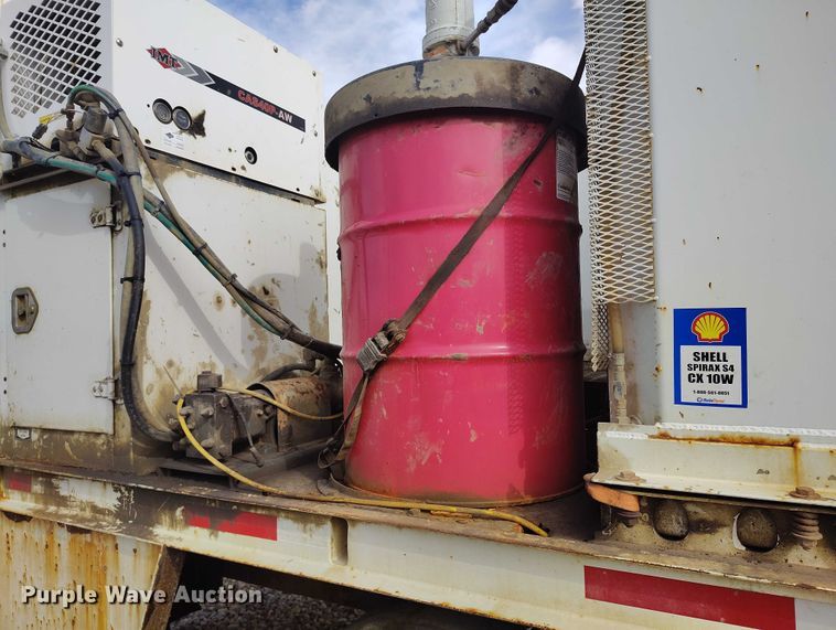 image for item DP5106 2003 International fuel / lube truck
