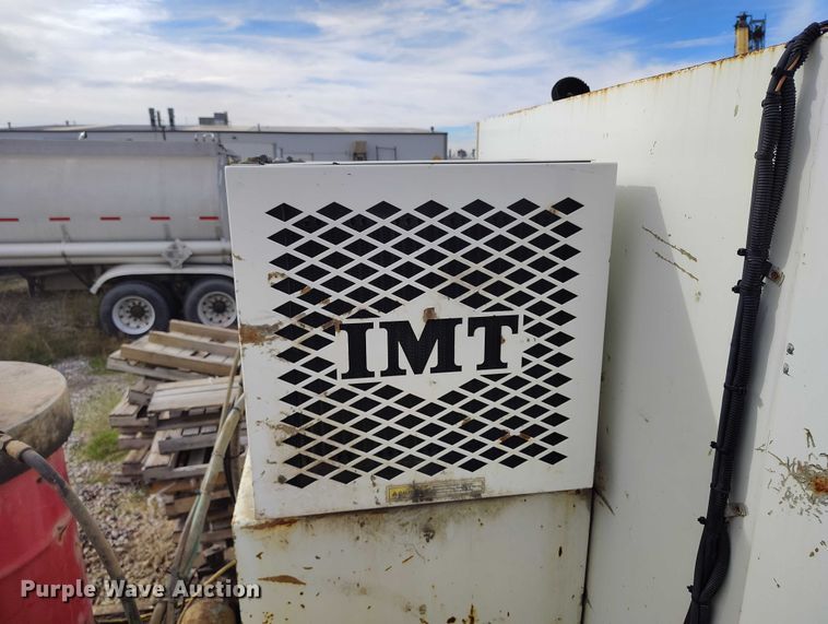 image for item DP5106 2003 International fuel / lube truck