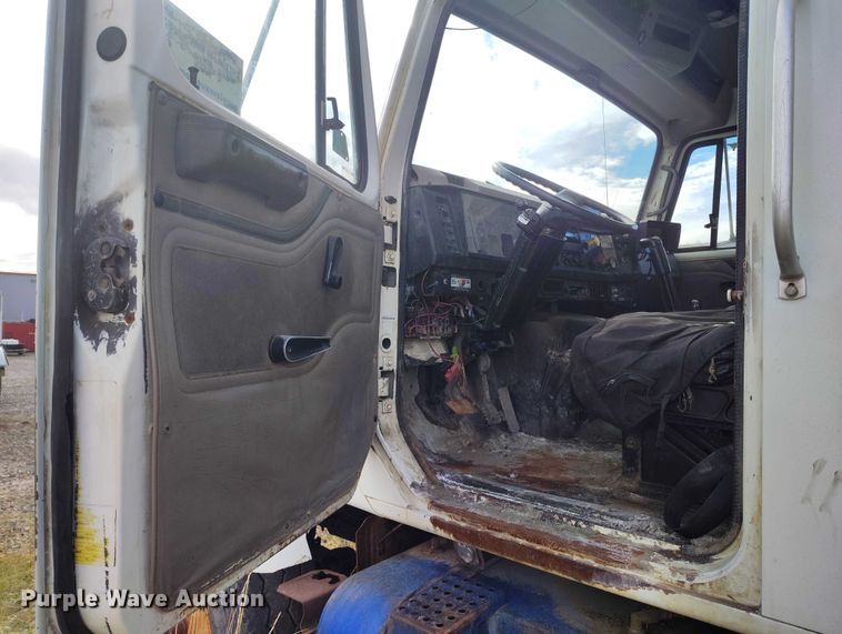 image for item DP5106 2003 International fuel / lube truck