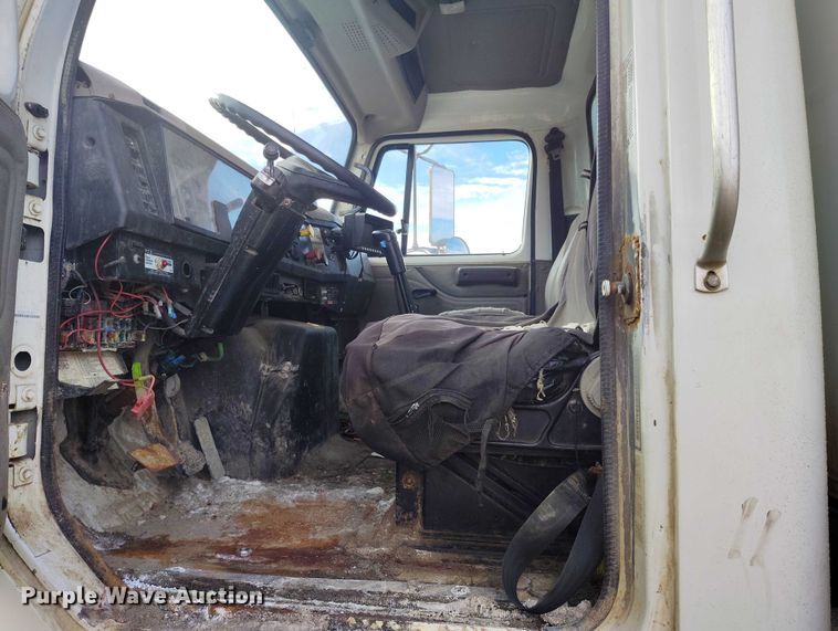 image for item DP5106 2003 International fuel / lube truck