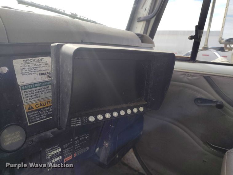 image for item DP5106 2003 International fuel / lube truck