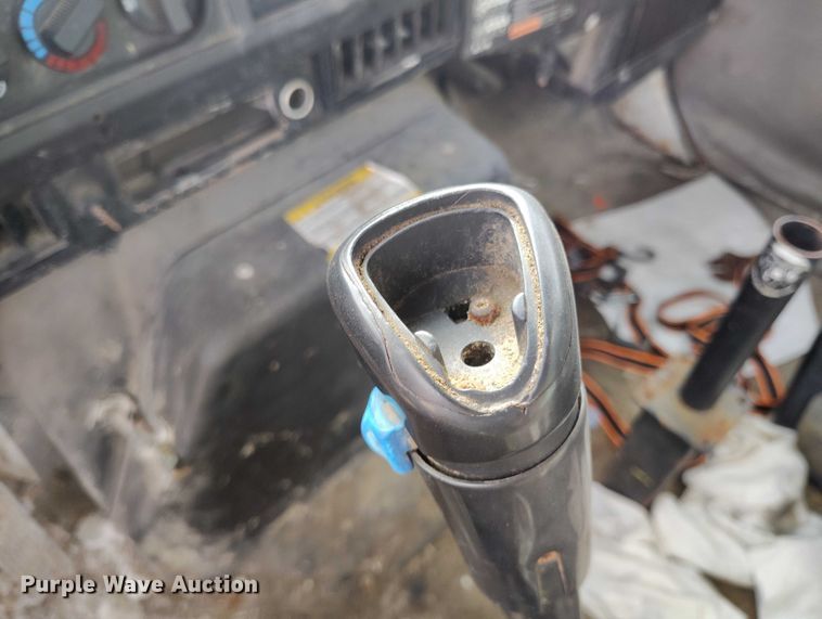 image for item DP5106 2003 International fuel / lube truck