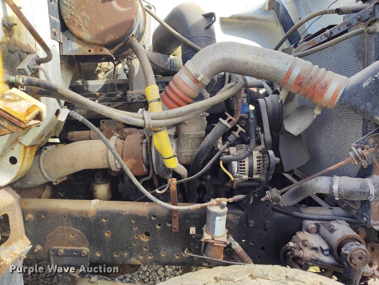 image for item DP5106 2003 International fuel / lube truck
