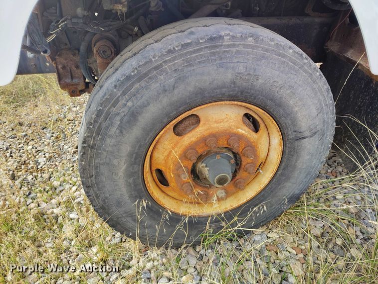 image for item DP5106 2003 International fuel / lube truck